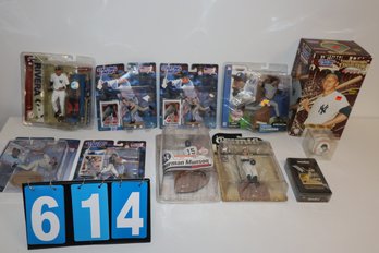 New York NY Yankees - 11 Item Lot Collection - Starting Lineups - Action Figures - Mickey Mantle - Lou Gehrig