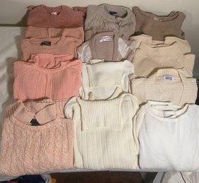 Woman's Size Large Knitwear