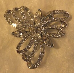 VINTAGE RHINESTONE PIN