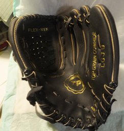 LEFT HANDED LEATHER BASEBALL MITT