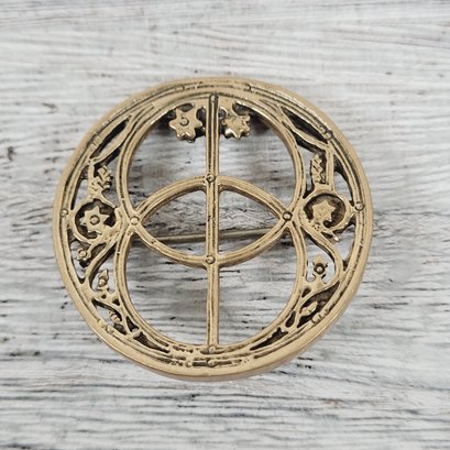 Vintage Brooch Pin Floral Celtic Gold Beautiful Design Classic Pin