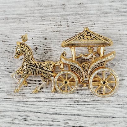 Vintage Spain Damascene Horse Brooch Gold Tone Pin Beautiful Design Classic Costume Jewelry