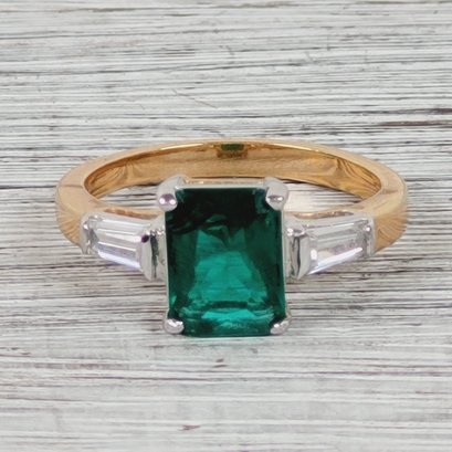 Vintage Green Crystal Ring Size 5 Gold Tone Beautiful Design Classic Costume Jewelry