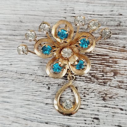 Vintage Rhinestone Flower Brooch Gold Tone Beautiful Design Classic Costume Jewelry