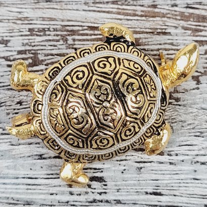 Vintage Damascene Turtle Brooch Gold Tone Beautiful Design Classic Costume Jewelry