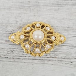 Vintage Brooch Pearl Pin Gold Beautiful Design Classic Pin