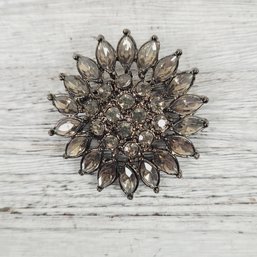 Vintage Flower Brooch Pin Rhinestone Beautiful Design Classic Pin