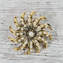 Vintage Pearl Brooch Gold Tone Pin Beautiful Design Classic Costume Jewelry