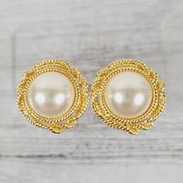 Vintage Earrings Clip On Napier Pearl Rope Gold-tone Stud Beautiful Design Classic Costume Jewelry