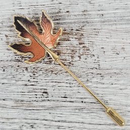 Vintage Pin Maple Leaf Gold-Tone Beautiful Design Classic Costume Jewelry