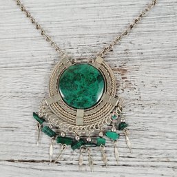 Vintage Necklace 19' Chain With Green Stone Pendant Silver-tone Beautiful Design Classic Costume Jewelry