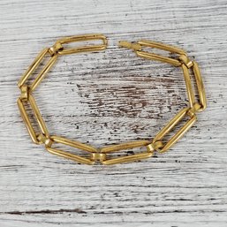 Vintage Bracelet 7' Gold-tone Beautiful Design Classic Costume Jewelry