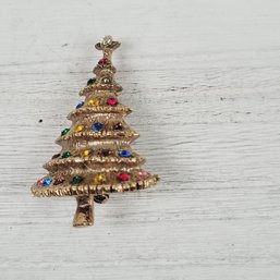 Vintage Rhinestone Christmas Tree Brooch Gold-tone Holiday Theme Classic Costume Jewelry