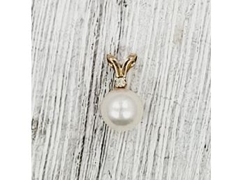 14kt Gold 6.3mm Pearl Pendant Diamond Simple Classic Luxury