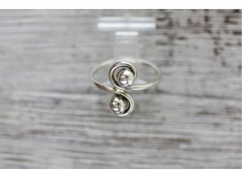 Sterling Silver Swirl Ball Top Ring Size 7 Classic Pretty Stack