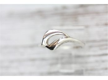 Sterling Silver Ring Beautiful Modern Design 6 1/4