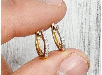 14kt Gold .20 Ctw Diamond Hoop Earrings Huggie Small Beautiful Luxury Design