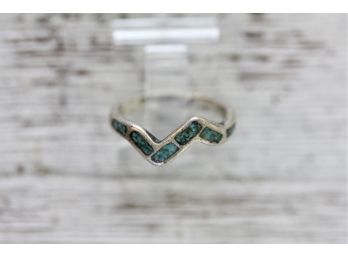 Sterling Silver Ring Crushed Turquoise Inlay Zig Zag Band Size 5 Classic Pretty Stack