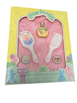 VINTAGE 1980S CABBAGE PATCH KIDS 'SWEETHEART COLLECTION' HAIRBRUSH, COMB, PERFUME, LIPGLOSS SET