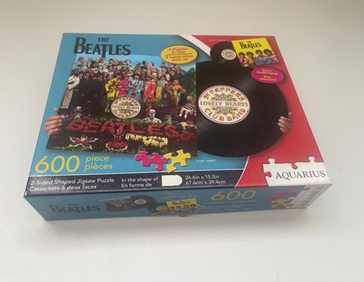 The Beatles Sergeant Peppers Double Sided 600 Piece Record Album Shaped Jigsaw Puzzle