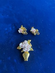 Vintage Gold Toned Brooch And Post Back Earring Set With Porcelain Roses