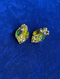 Vintage Green Rhinestone Costume Jewelry Earrings Clip Ons Gold Tone Sparkles Unmarked