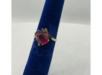 Vintage Fashion Ring Oval Ruby Reproduction Non Authentic 14kt GP Size 6.5 Costume Jewelry