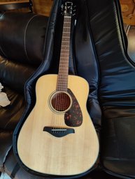 Yamaha FG700S Acoustic Guitar With Soft Case