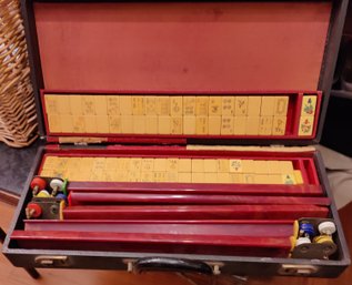 Vintage Bakelite Mahjong Set With 161 Tiles