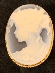 Gorgeous Gold Stone Cameo Brooch Pendant