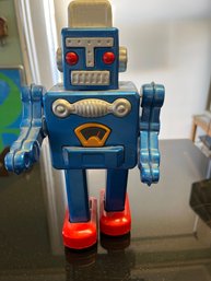 Vintage Tin Robot Wind Up Toy