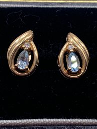 Elegant 14 Kt Gold Aquamarine Diamond Earrings