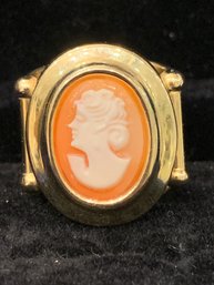 Classic Hand Carved Cameo In 14 Kt Gold Ring