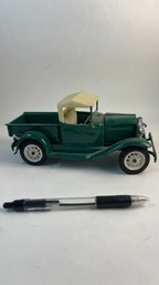 Green 1/18 1931 Ford Model  A  Pick Up Collectible