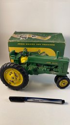 Ertl John Deere 60 Tractor With Box Metal Rims 1952 USA 1/16