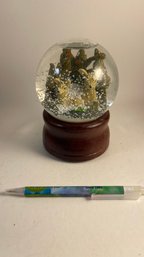 Winter Wonder Snowglobe