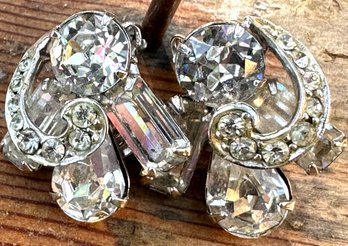 Vintage WEISS Clip-on Earrings