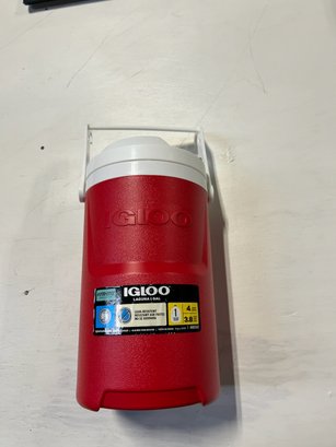 Igloo 1 Gal Red Thermos