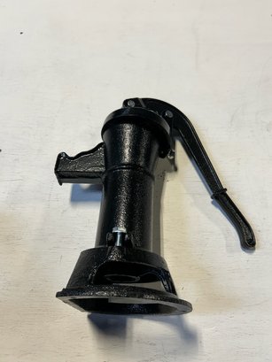 Hand Pump (Black)