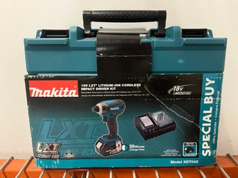 Makita 18v Lithium Ion Cordless Impact Driver Kit