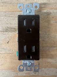 Leviton 15A-125V 1-gang AC Outlet Pack 2