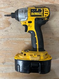 DeWALT 1/4' Cordless Impact Driver