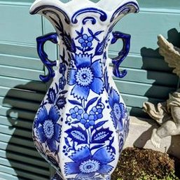 Beautiful Blue & White Chinese Vase Made In China