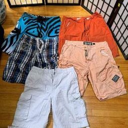 5 Pairs Men's Casual Shorts Size 36 American Eagle, Akoo Brand, Wagon First