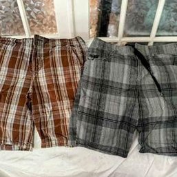 2 Pairs Of Men's Casual Shorts Size 34