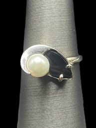 Vintage Abstract Black Stone And Pearl Ring, Size 6.45