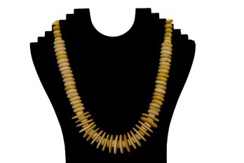 Vintage Yellowish Beads Necklace