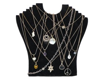 13 Beautiful Fashion Necklaces