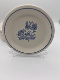 Set Of 8 Pfaltzgraff Yorktowne 10 1/4' Dinner Plates.