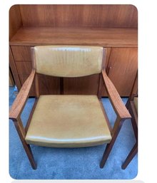 Mid-Century - Solid Walnut Wood Gunlocke Office Furniture - Chairs - (3 Pieces)